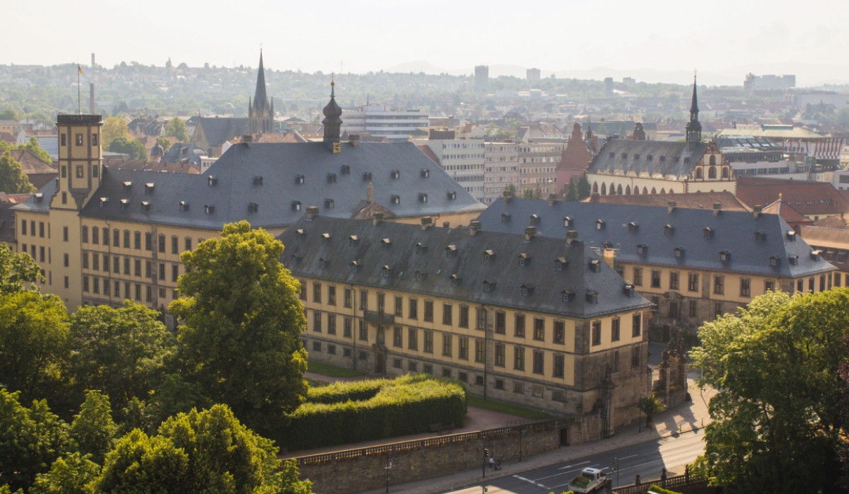 Barok saray tiyatrosunda kaçış rotası rehberliği