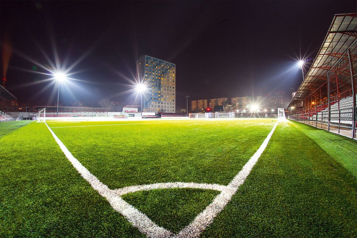 Normgerechte Beleuchtung  eiens Sportplatzes